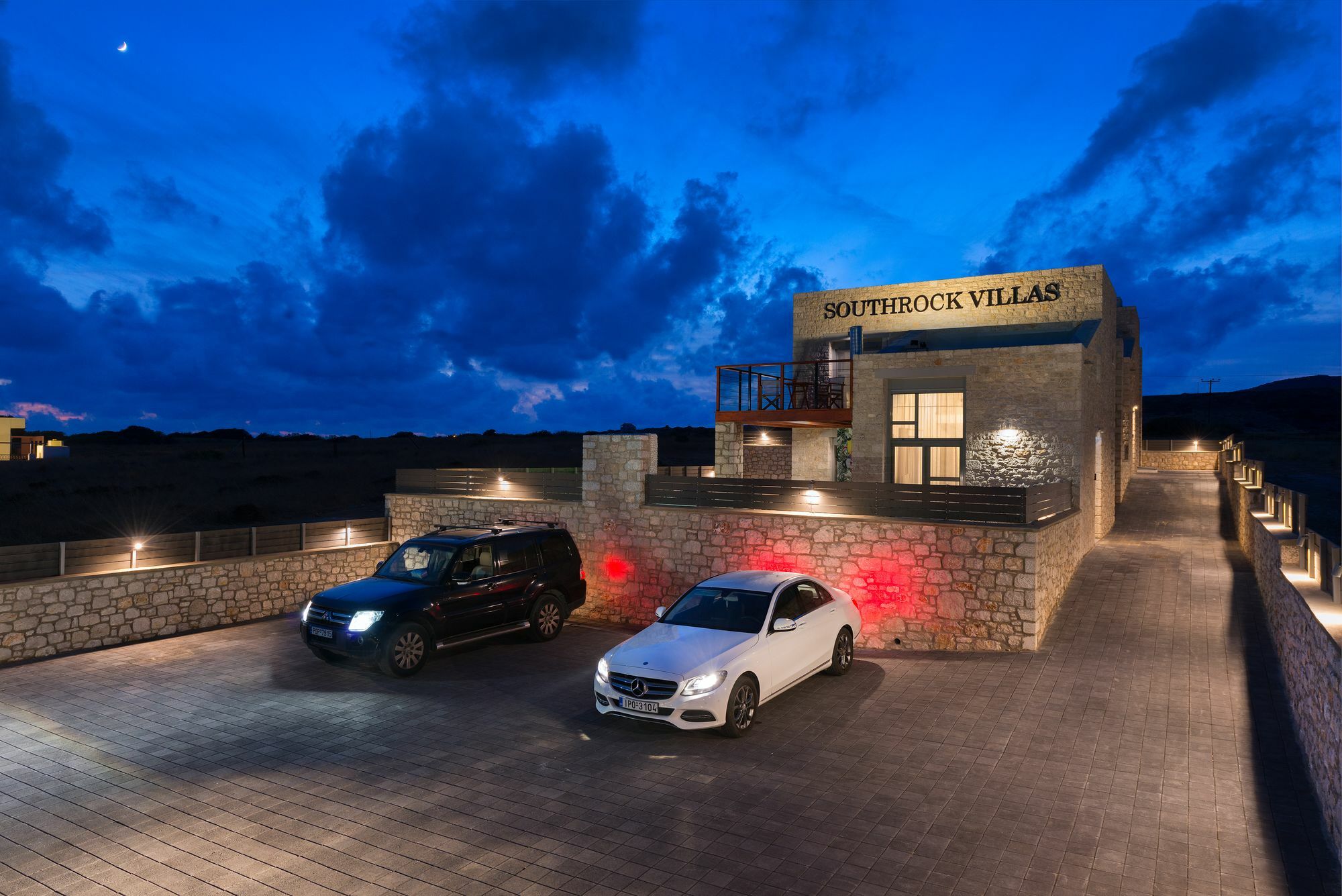 Southrock Villaer Lakhania